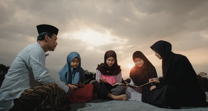 studying, teacher, students-5831644.jpg